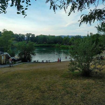 Camping Homair Domaine Des Iscles Mobil-Home Climatise 拉罗克当泰龙 外观 照片